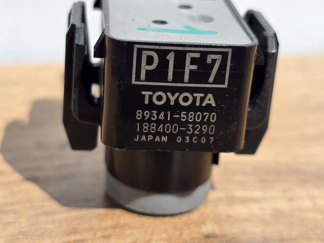 Датчик парковки передний Toyota Prius ( XW50 )