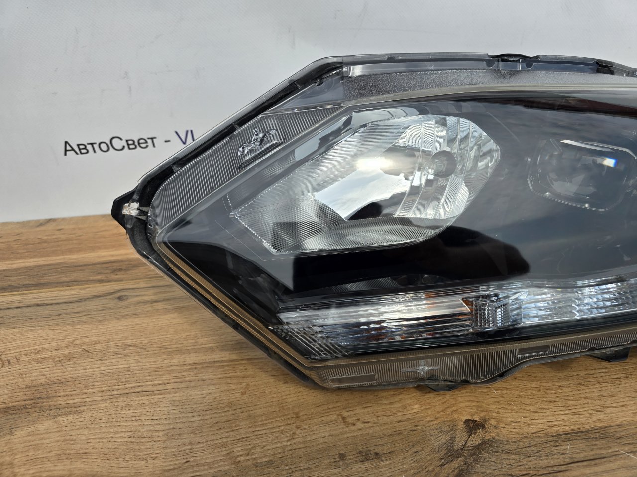 Фара светодиодная передняя левая Honda Vezel ( RU )