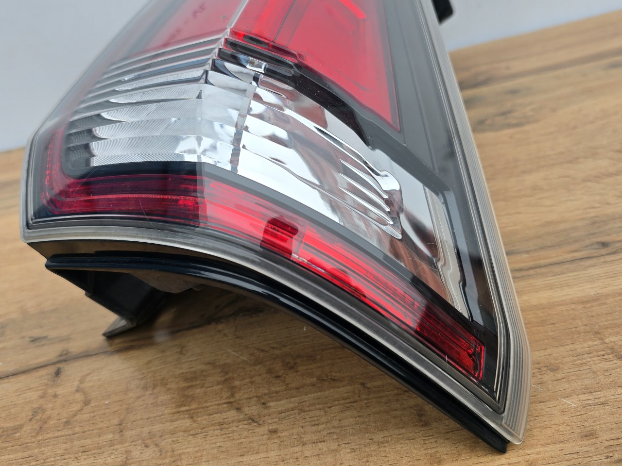 Стоп-сигнал задний правый Serena 2016-2019 ( C27 )