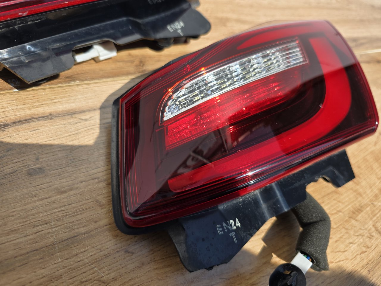 Стоп-сигнал задний Fuga 2015-2022 ( Y51 )