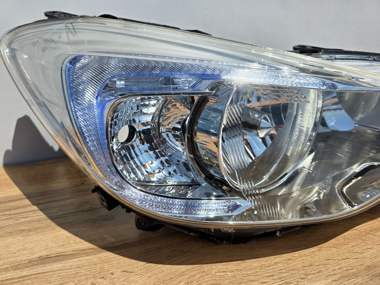 Фара ксеноновая передняя правая Subaru Impreza ( GJ