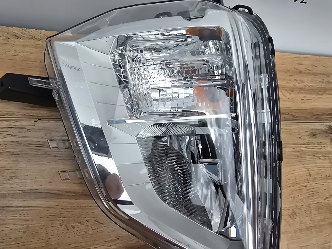 Указатель поворота передний левый Mitsubishi Eclipse Cross ( GK1W )