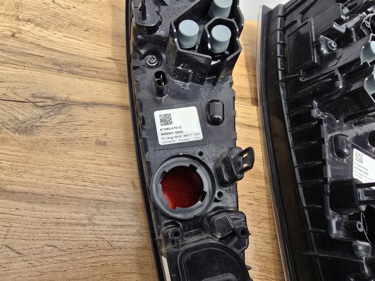 Стоп-сигнал задний Prius 2015-2018 ( XW50 )