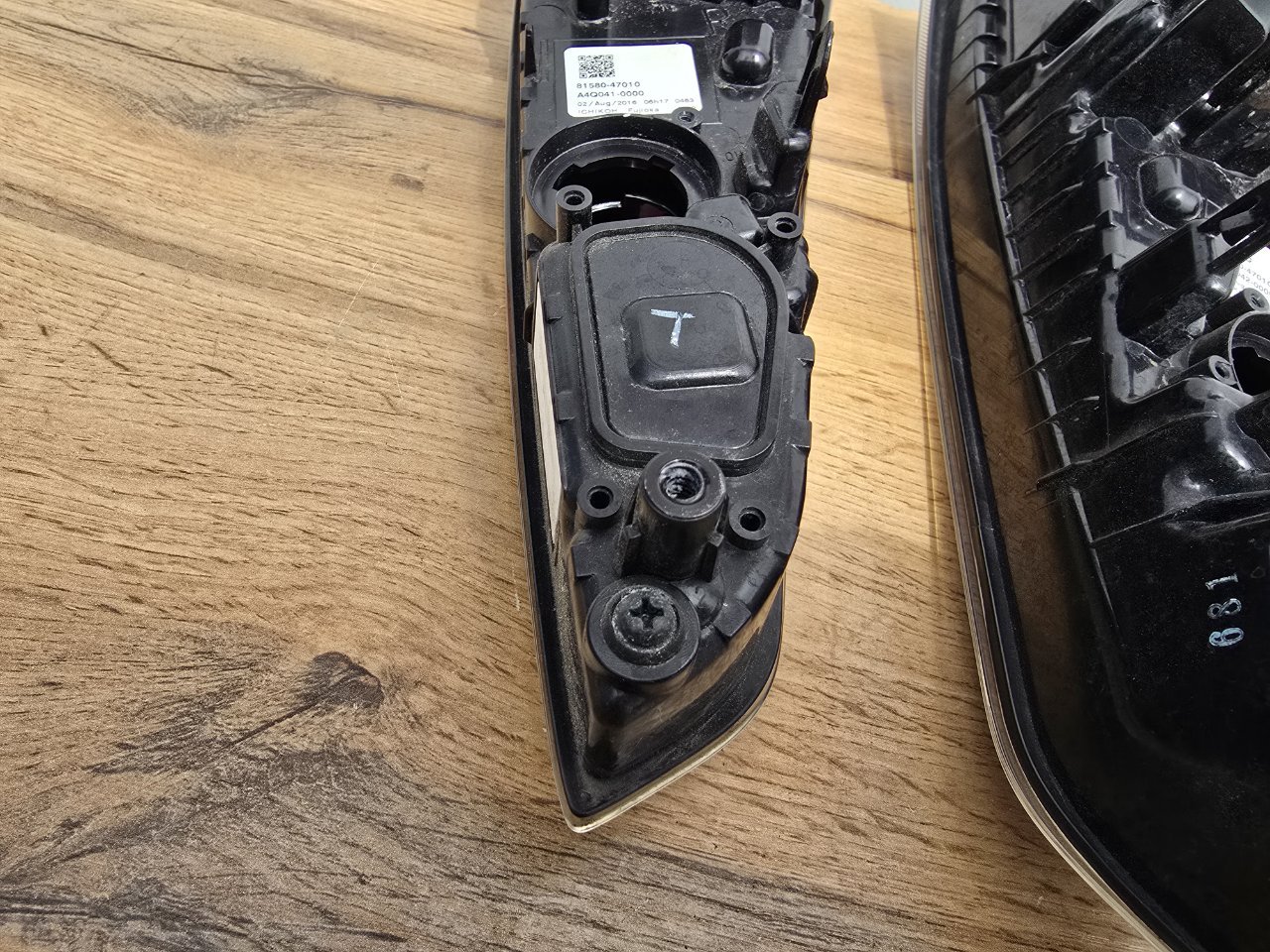 Стоп-сигнал задний Prius 2015-2018 ( XW50 )