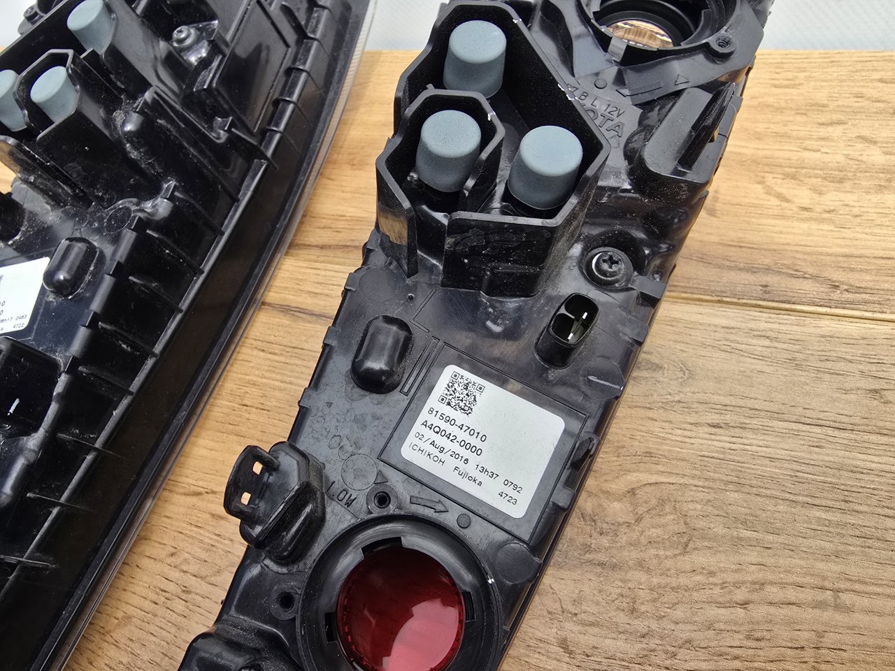 Стоп-сигнал задний Prius 2015-2018 ( XW50 )