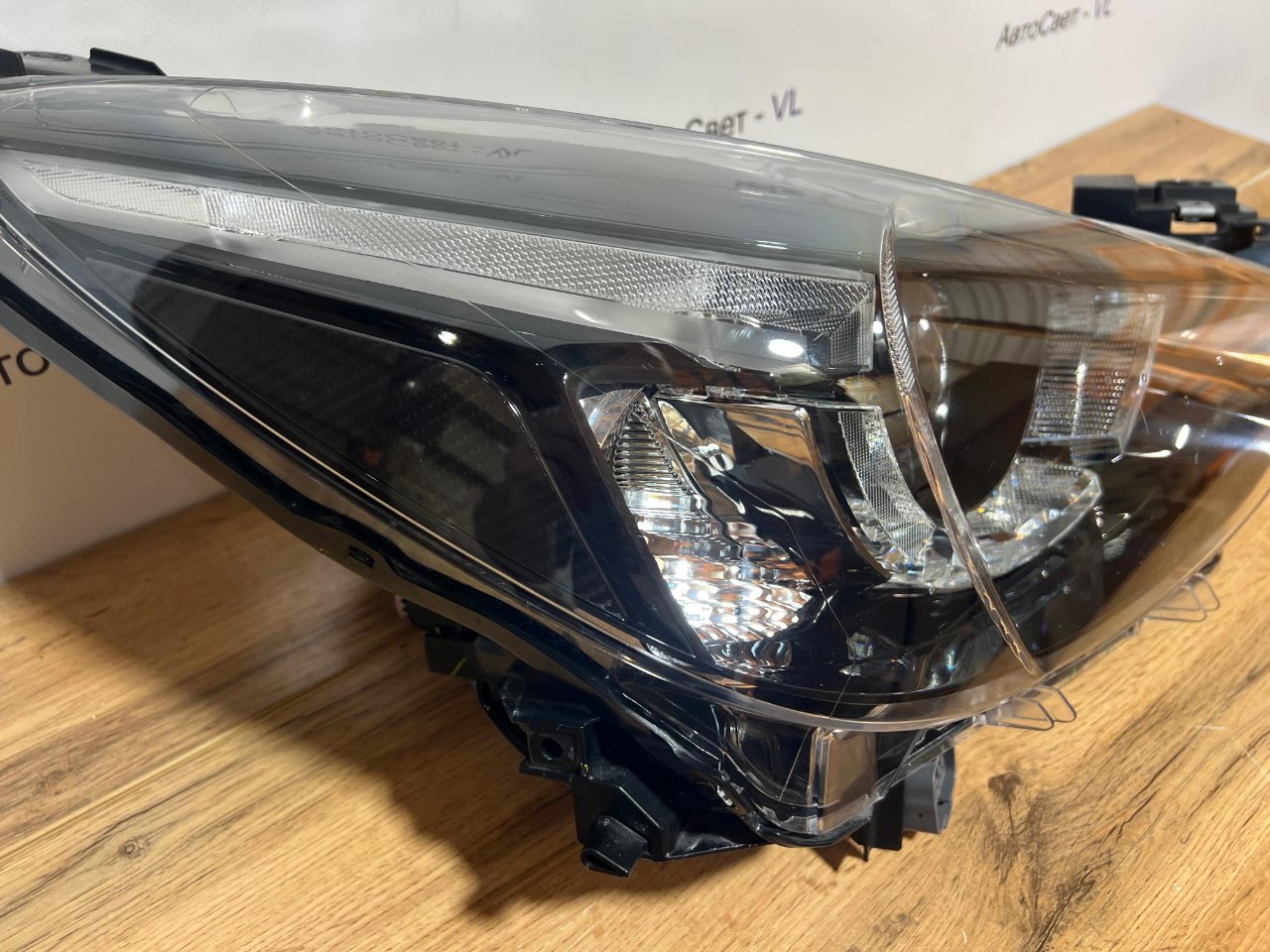 Фара светодиодная передняя правая Mazda Demio ( DJ )