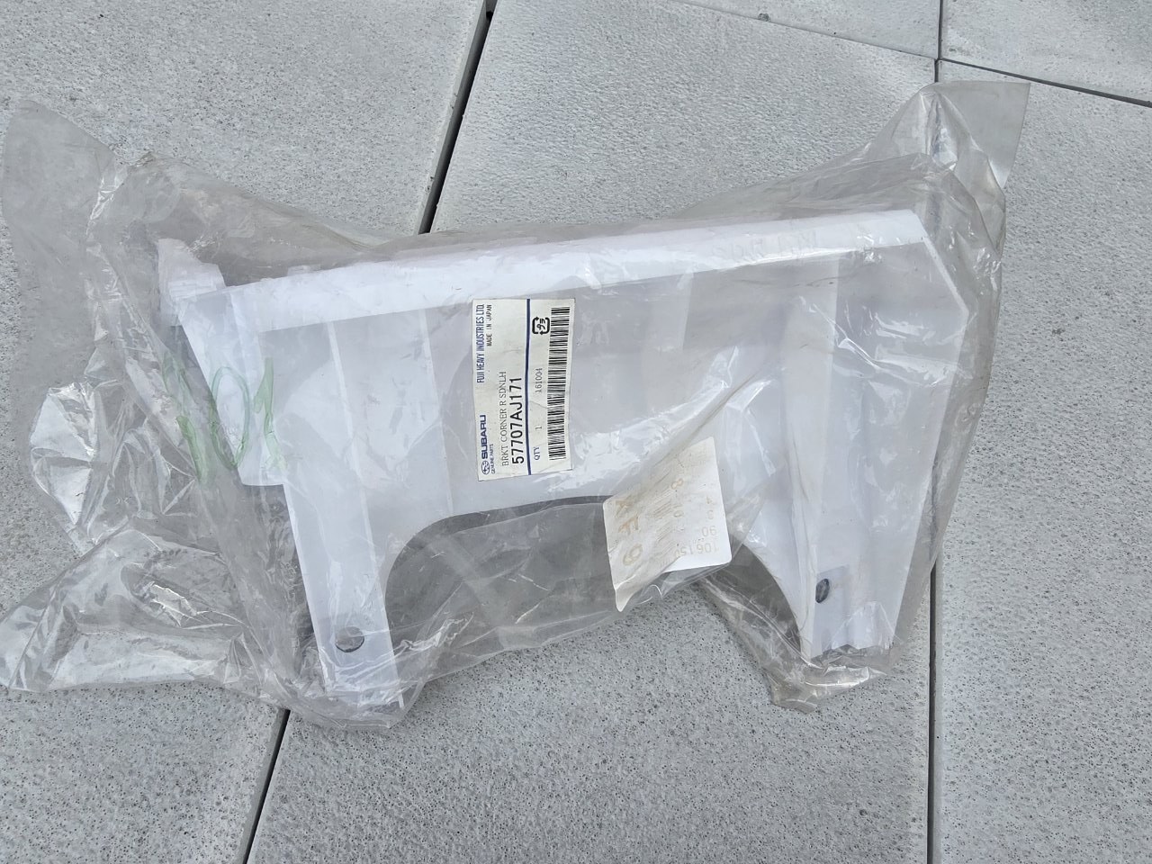 Крепление бампера заднее левое Subaru Legacy B4 2009-2015 ( BM ) 57707AJ171 новая