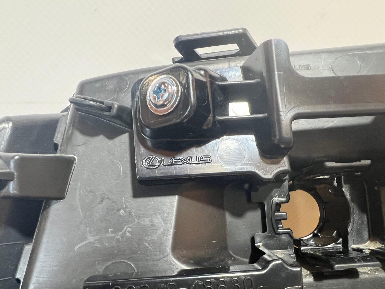 Рамка Противотуманной фары передняя левая RX350 2022-2024 TALA10 Рамка Противотуманной фары передняя левая RX350 2022-2024 TALA10