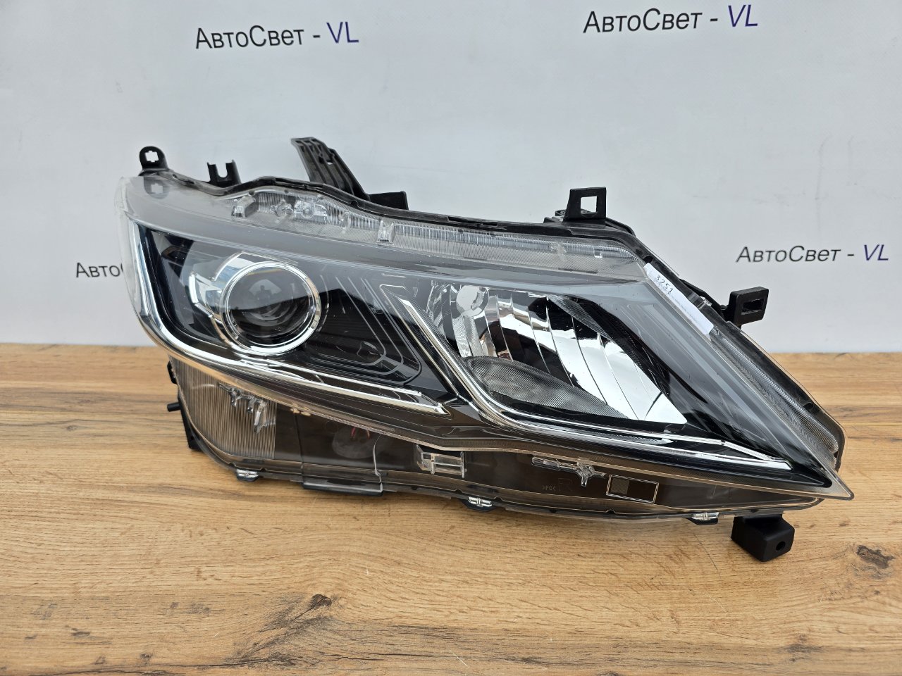 Фара светодиодная передняя правая Nissan Serena 2016-2019 ( C27 ) 100-23721 контрактная