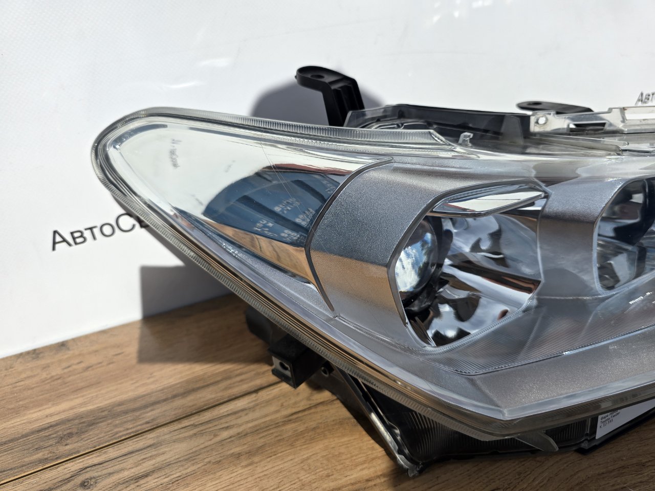 Фара галогеновая передняя правая Fielder 2015-2020 ( E160 )