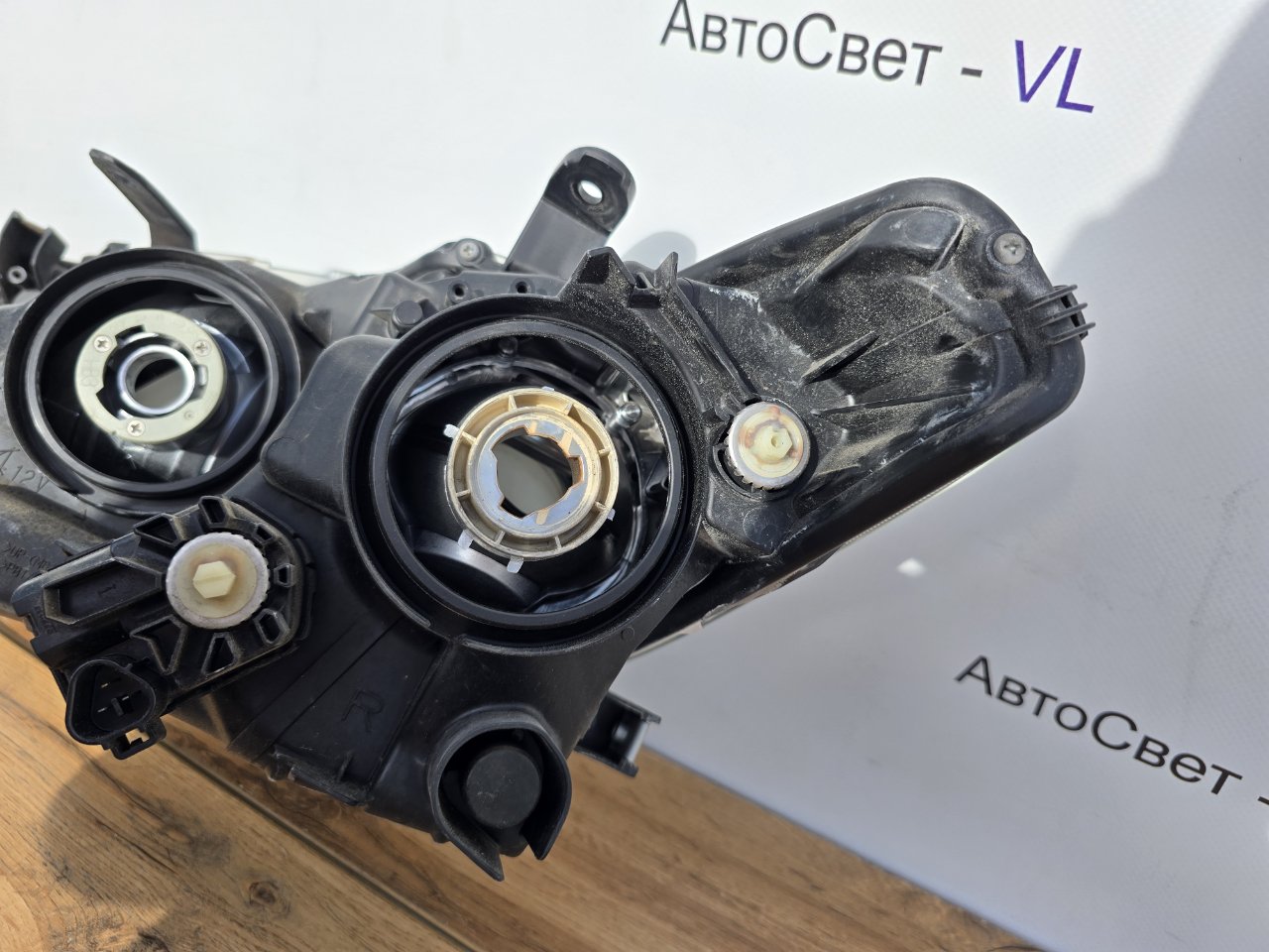 Фара галогеновая передняя правая Fielder 2015-2020 ( E160 )