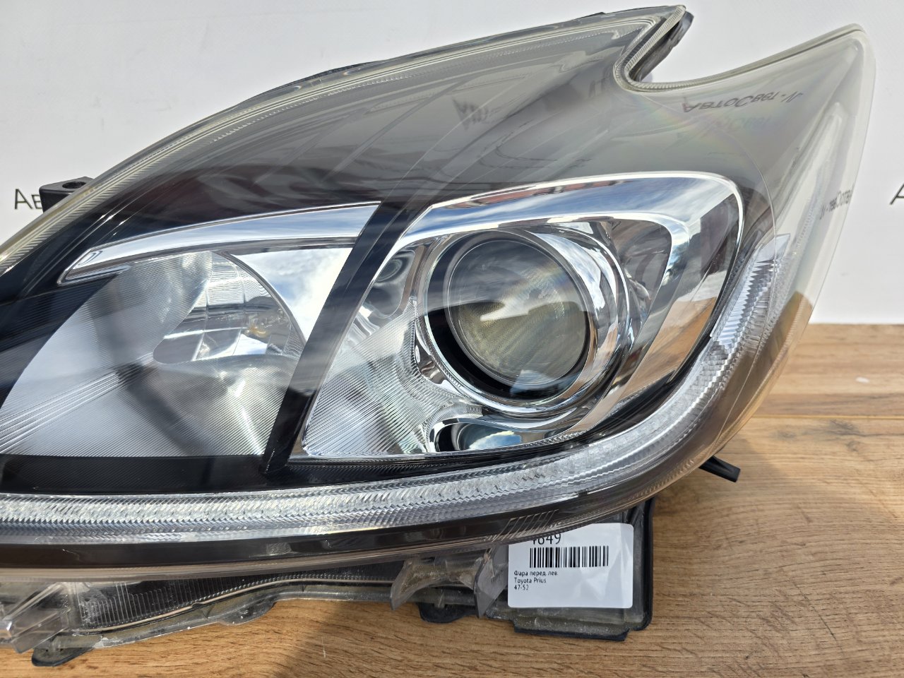 Фара ксеноновая передняя левая Prius 2011-2015 ( XW30 ) Фара ксеноновая передняя левая Prius 2011-2015 ( XW30 )