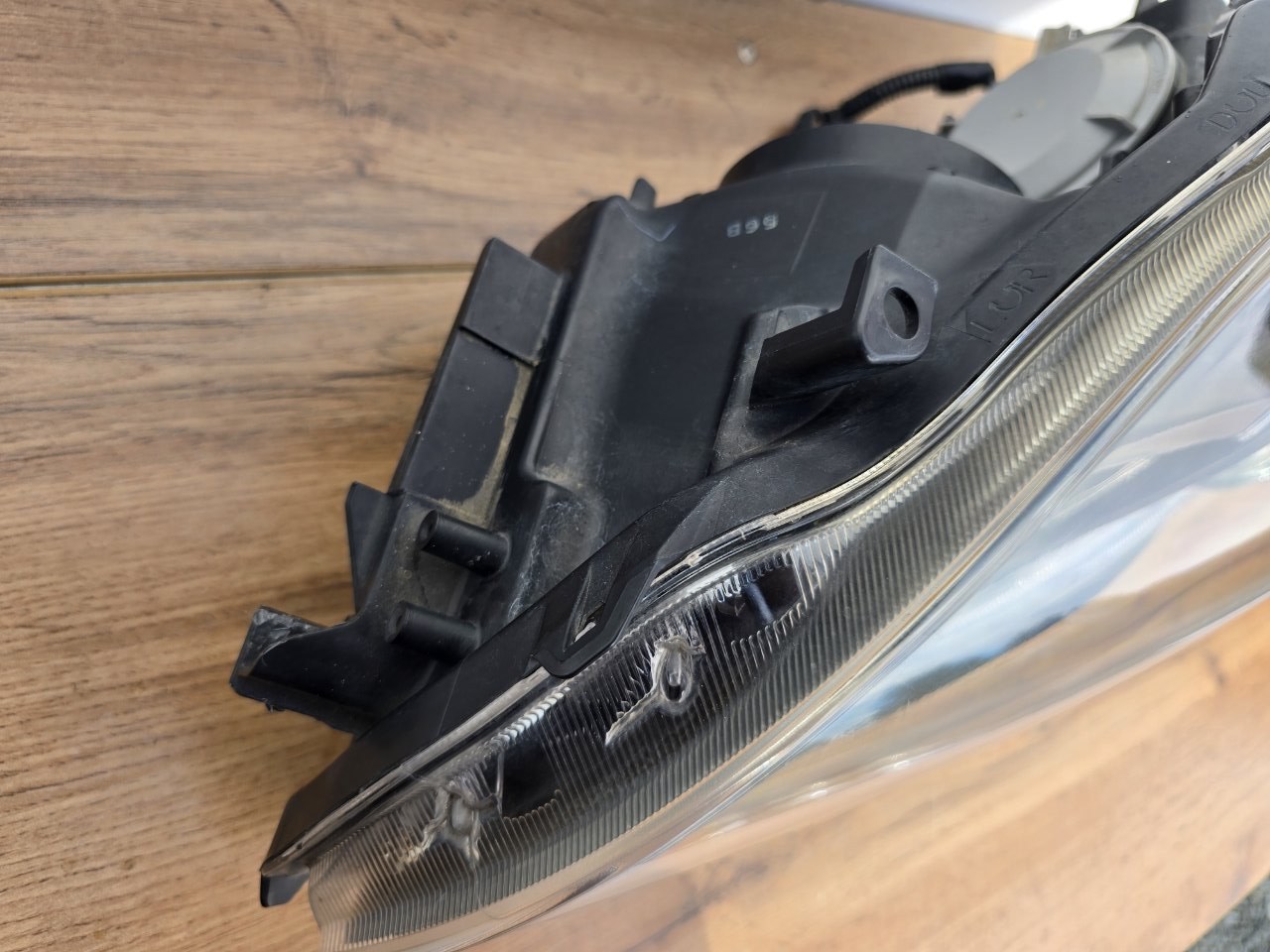 Фара ксеноновая передняя левая Prius 2011-2015 ( XW30 ) Фара ксеноновая передняя левая Prius 2011-2015 ( XW30 )