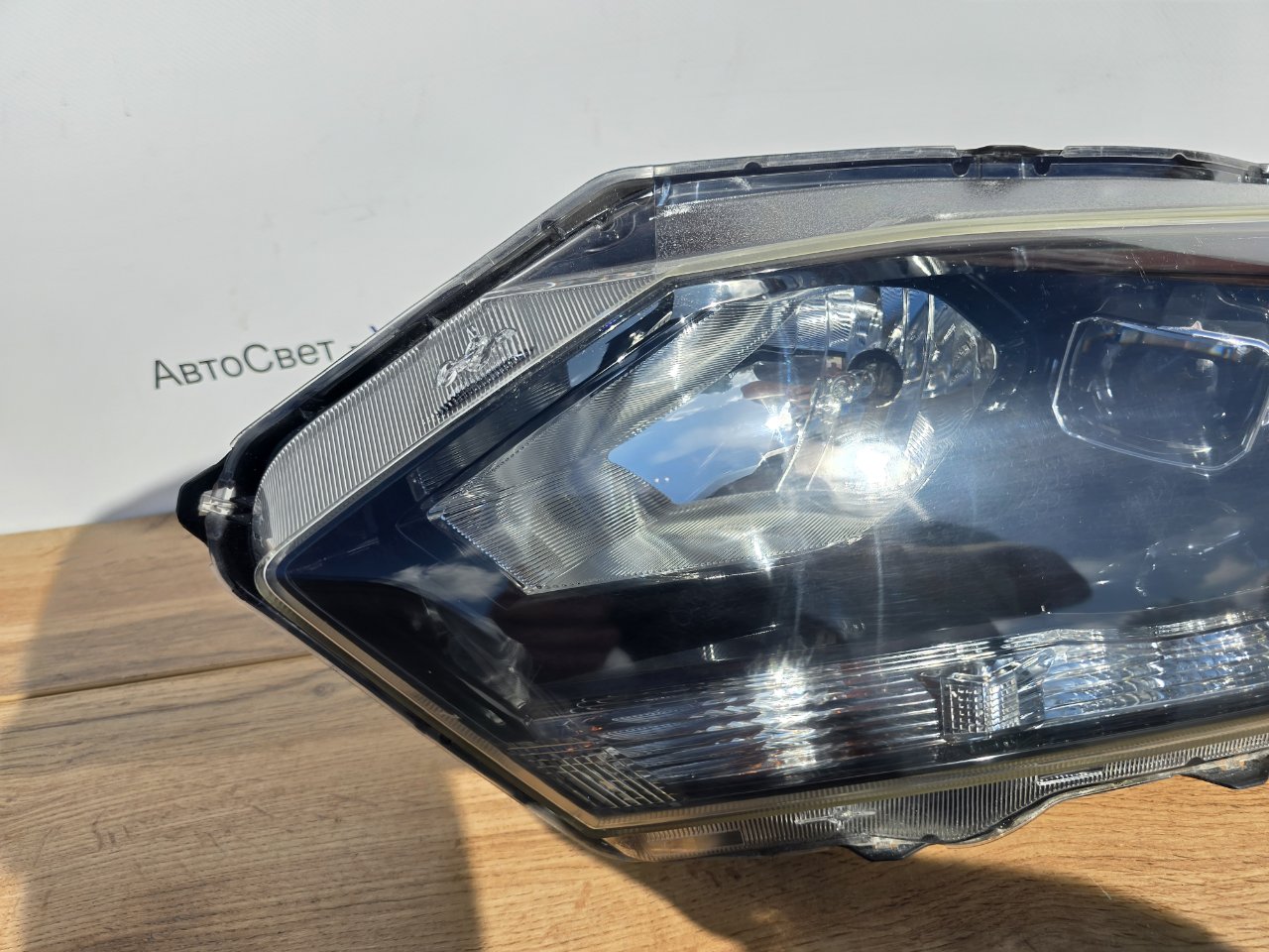 Фара светодиодная передняя левая Honda Vezel ( RU ) Фара светодиодная передняя левая Honda Vezel ( RU )