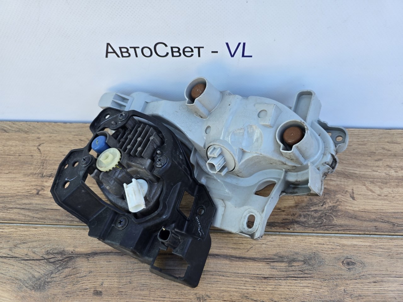 Поворотник в бампер передний левый Axela 2016-2019 ( BM )