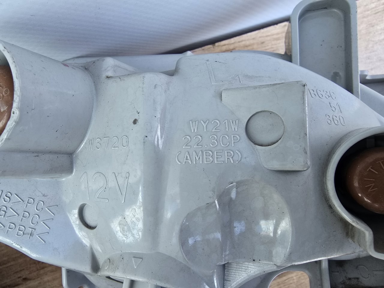 Поворотник в бампер передний левый Axela 2016-2019 ( BM )