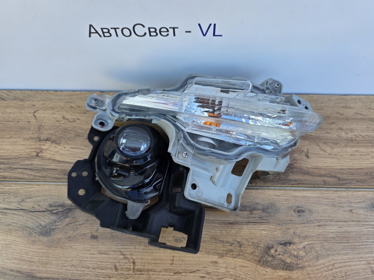 Поворотник в бампер передний правый Mazda Axela 2016-2019 ( BM ) W3720 контрактная