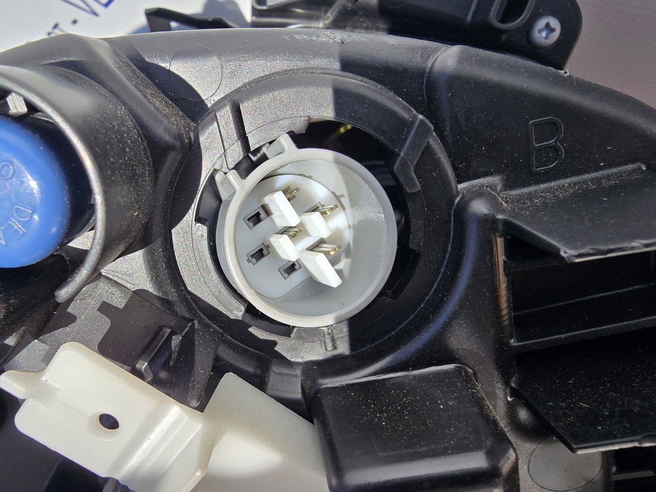 Фара светодиодная передняя правая Outlander 2021-2023 ( GM )