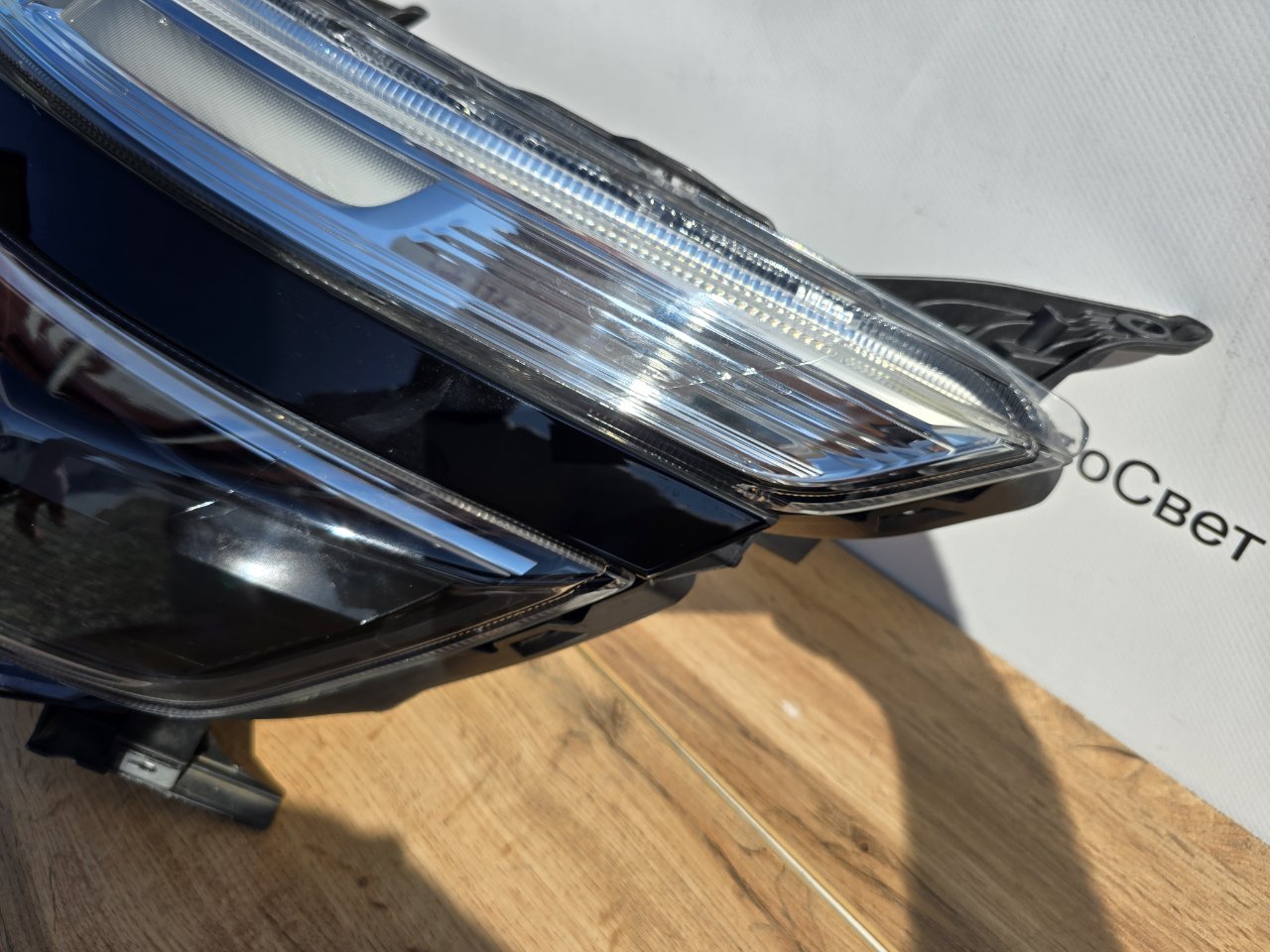 Фара светодиодная передняя левая Voxy 2017-2021 ( R80 ) Фара светодиодная передняя левая Voxy 2017-2021 ( R80 )