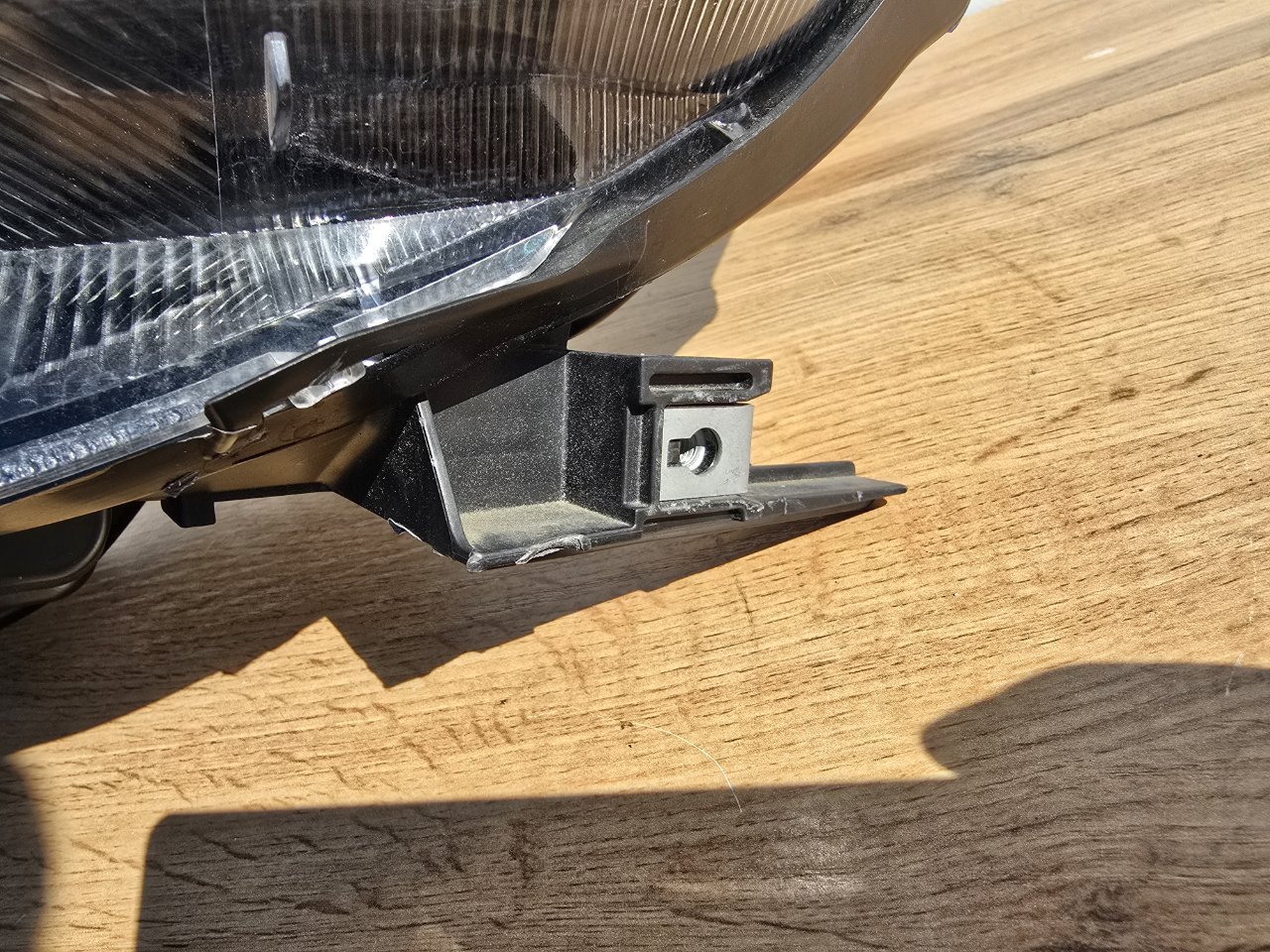 Фара светодиодная передняя левая Voxy 2017-2021 ( R80 ) Фара светодиодная передняя левая Voxy 2017-2021 ( R80 )