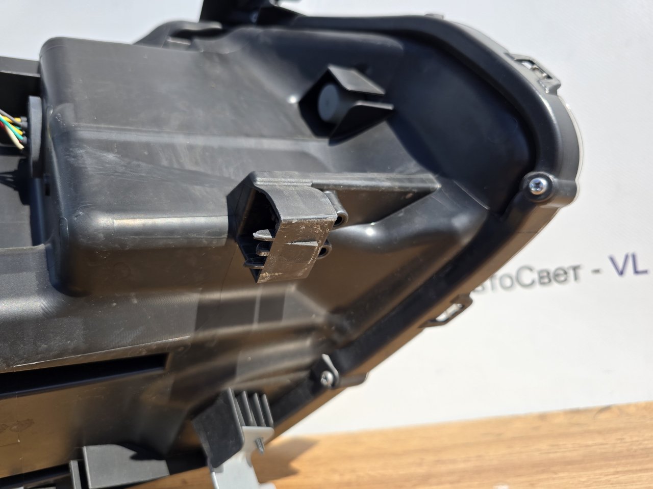 Фара светодиодная передняя левая Voxy 2017-2021 ( R80 ) Фара светодиодная передняя левая Voxy 2017-2021 ( R80 )