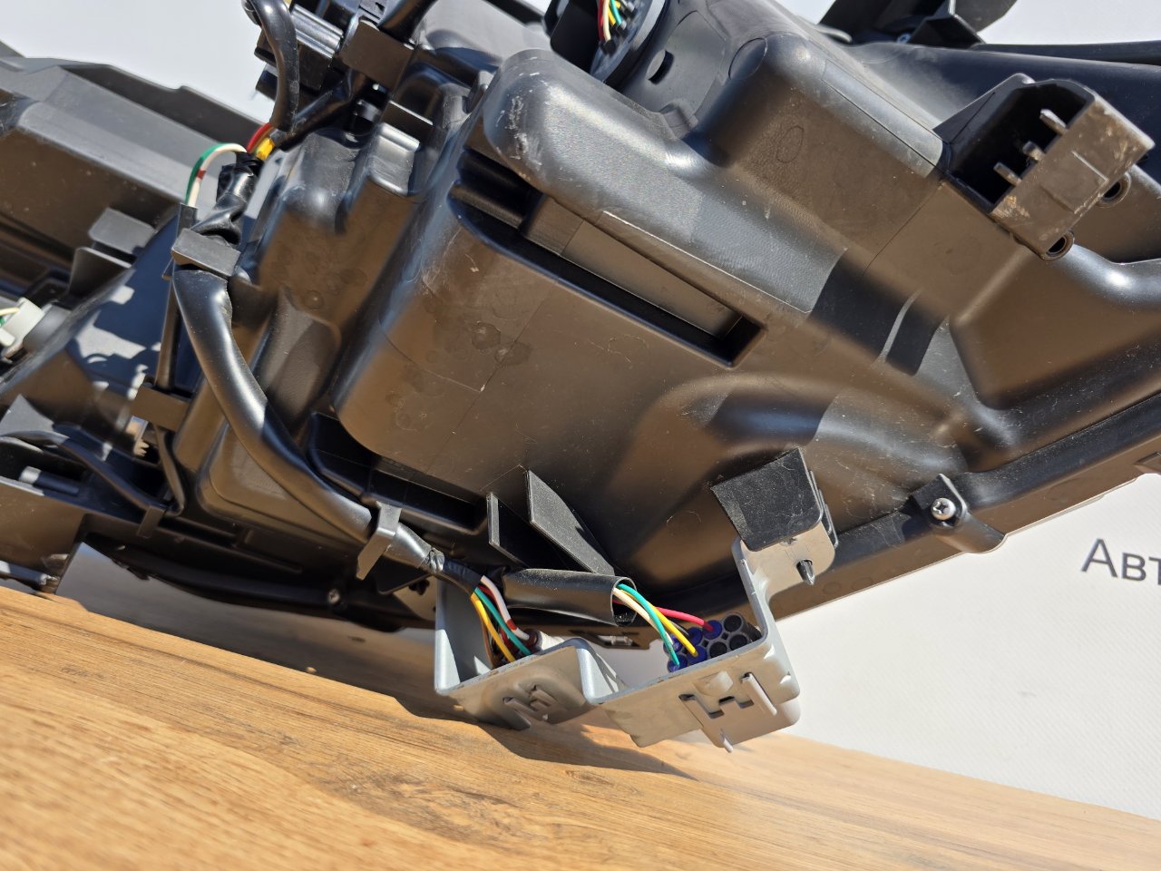 Фара светодиодная передняя левая Voxy 2017-2021 ( R80 ) Фара светодиодная передняя левая Voxy 2017-2021 ( R80 )