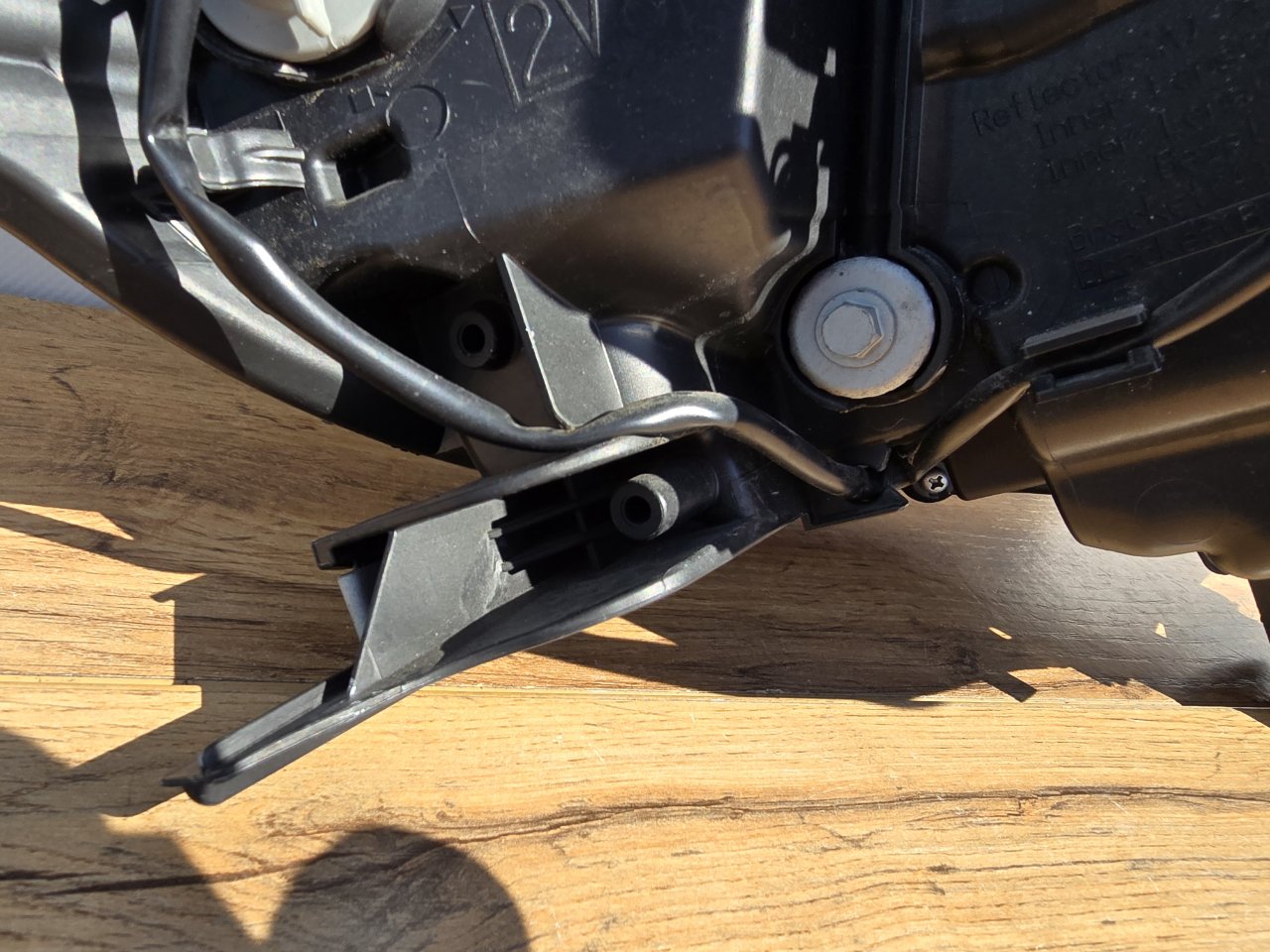 Фара светодиодная передняя левая Voxy 2017-2021 ( R80 ) Фара светодиодная передняя левая Voxy 2017-2021 ( R80 )