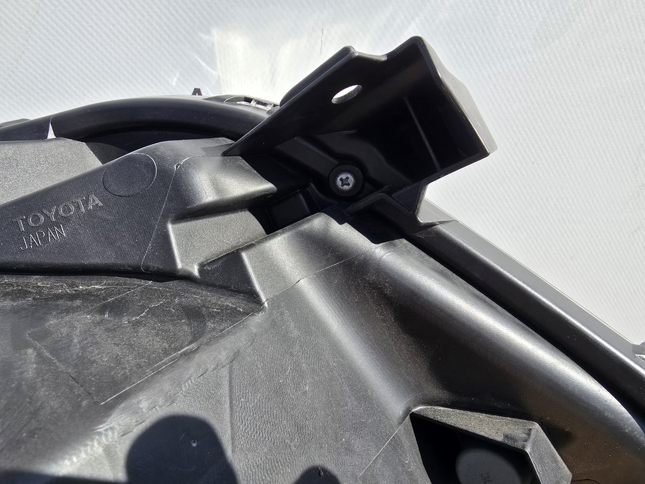 Фара светодиодная передняя левая Voxy 2017-2021 ( R80 ) Фара светодиодная передняя левая Voxy 2017-2021 ( R80 )