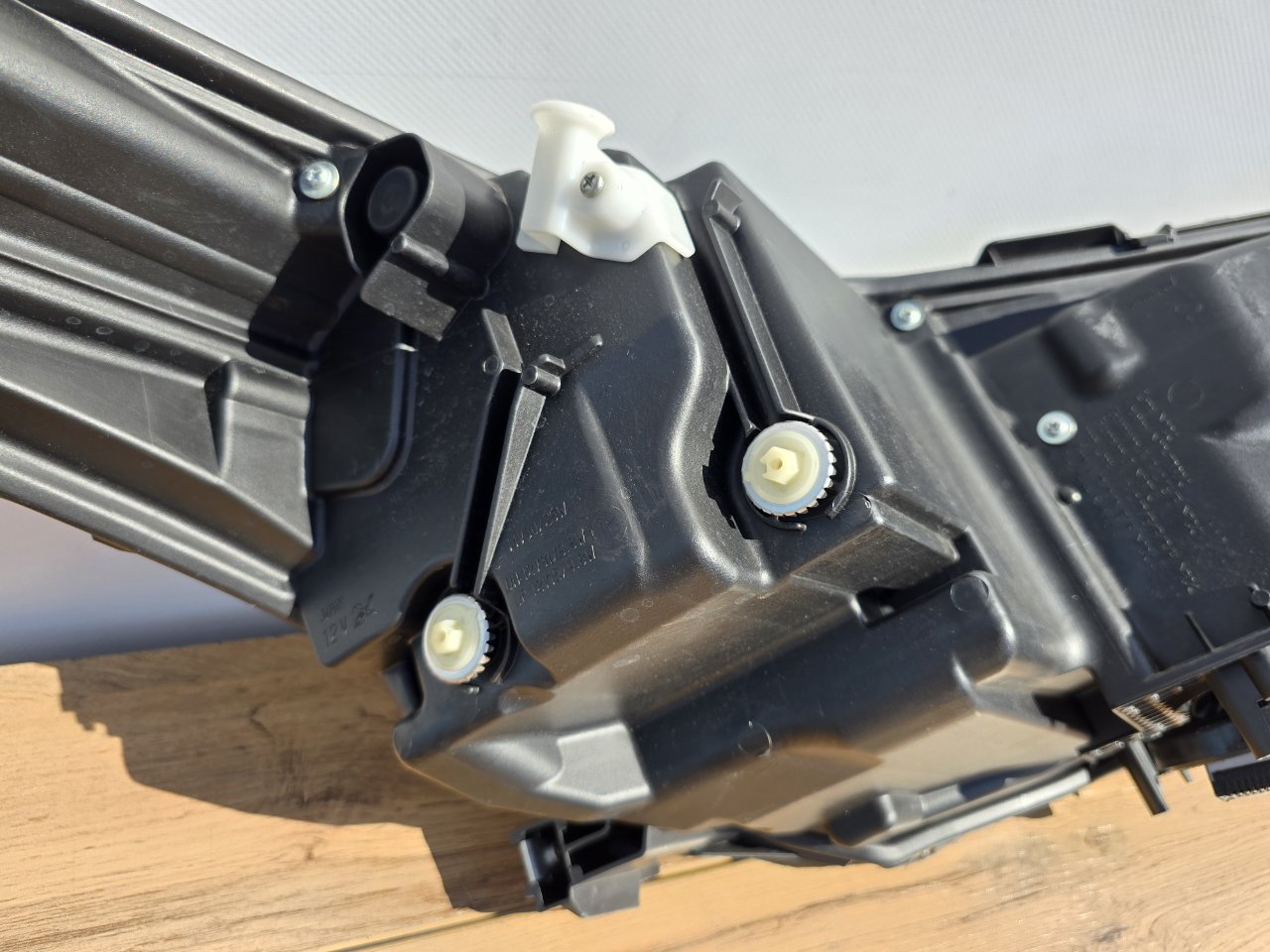 Фара светодиодная передняя левая C-HR 2016-2019 ( NGX10 )