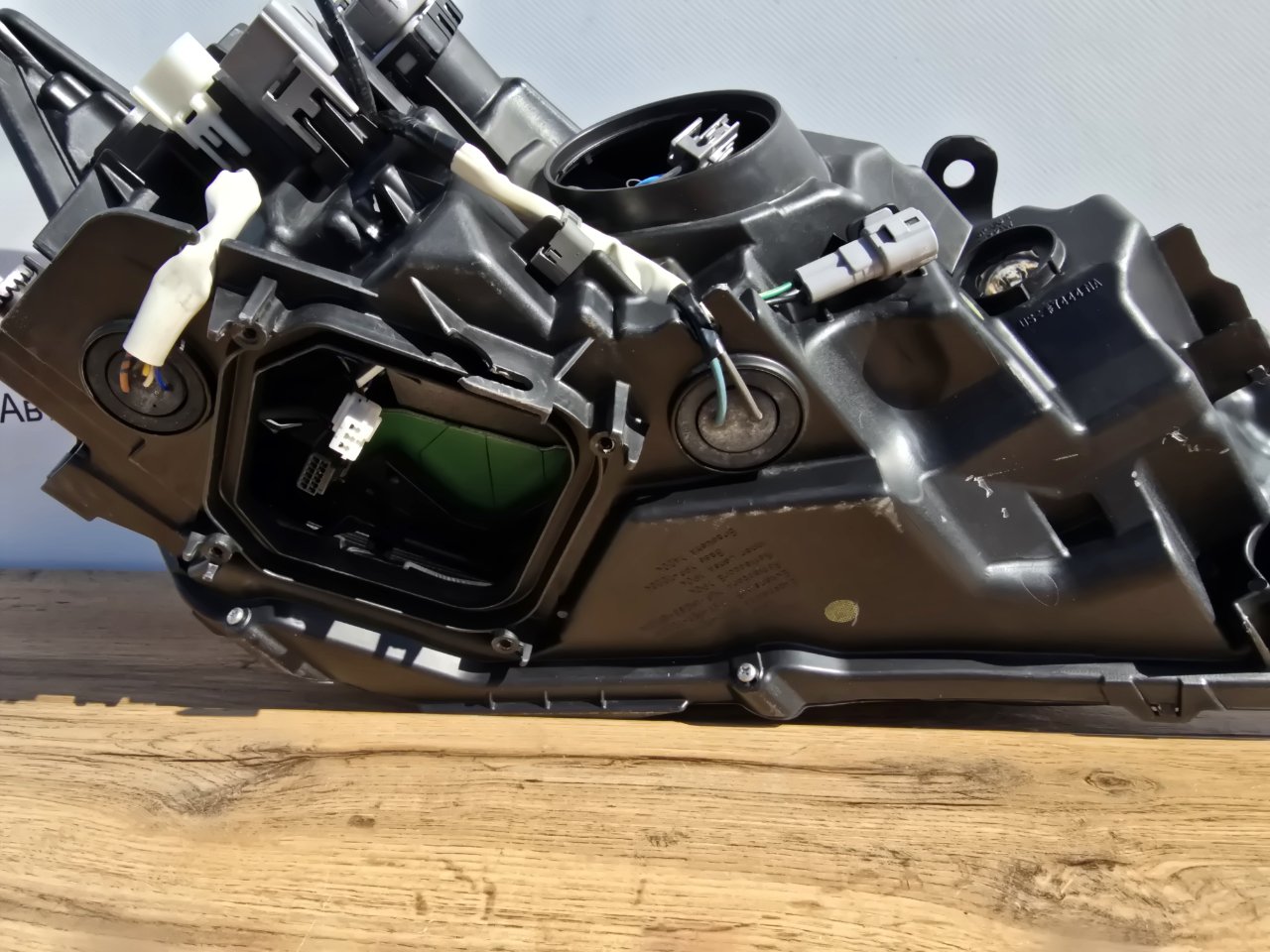 Фара светодиодная передняя левая CT200h 2010-2013 ZWA10