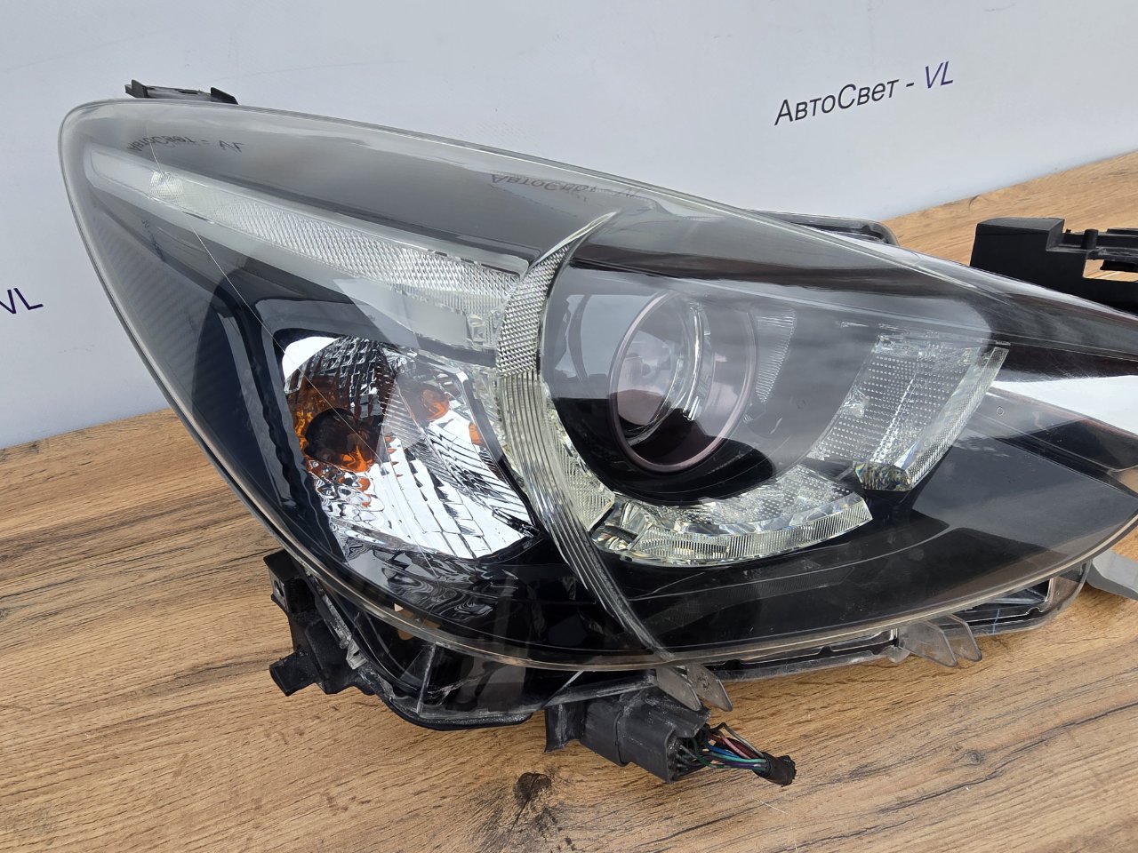 Фара светодиодная передняя правая Mazda Demio ( DJ )