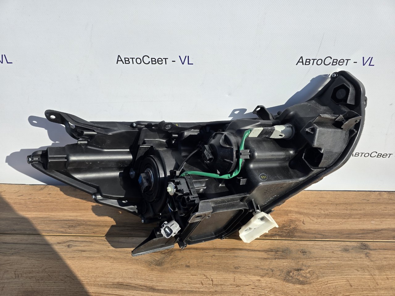 Фара галогеновая передняя левая Prius A 2014-2021 ( XW40 )