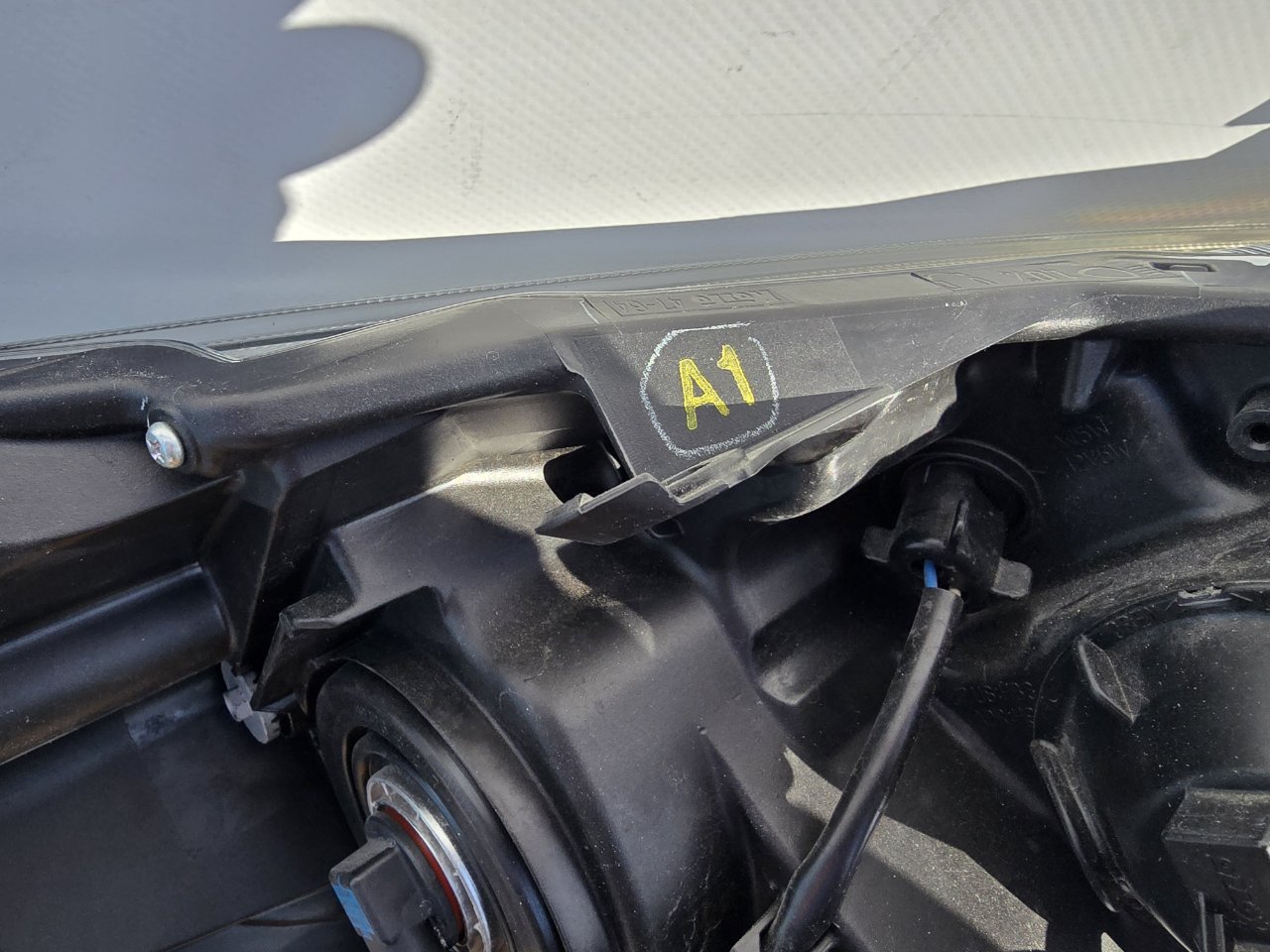 Фара галогеновая передняя левая Prius A 2014-2021 ( XW40 )
