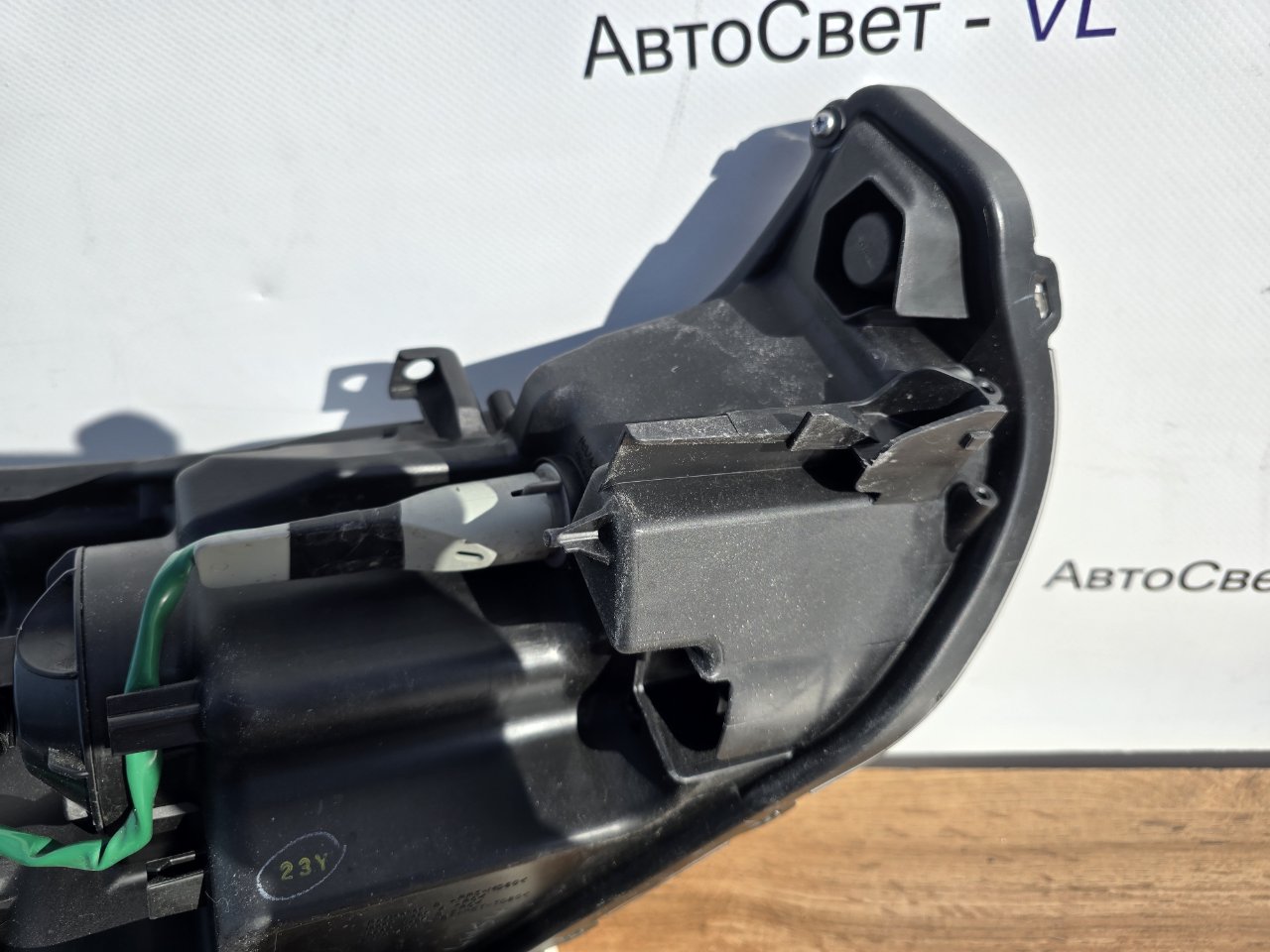 Фара галогеновая передняя левая Prius A 2014-2021 ( XW40 )