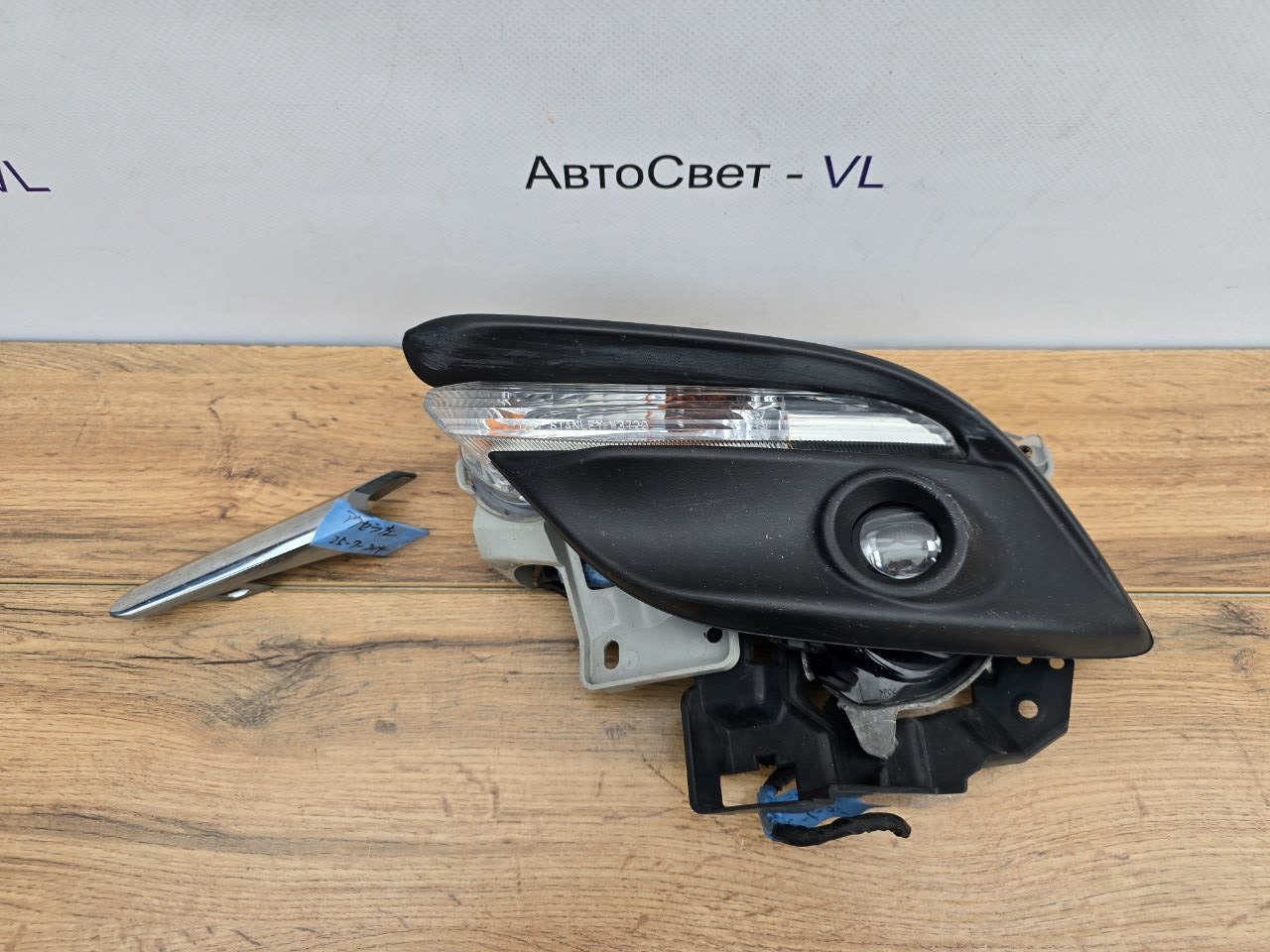 Запчасть фара противотуманная передняя левая Mazda Axela 2016-2019 ( BM ) 114-65101 контрактная Фара противотуманная передняя левая Mazda Axela 2016-2019 ( BM ) 114-65101 контрактная