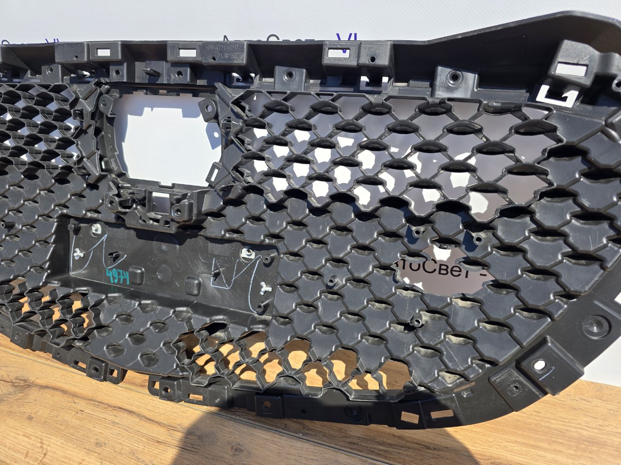 Решетка передняя Mazda2 2018-2023 ( DJ ) Решетка передняя Mazda2 2018-2023 ( DJ )