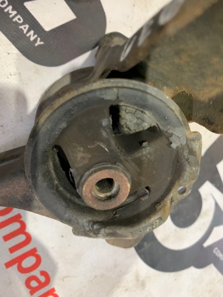 Подушка ДВС передняя левая FIT GE6 L13A