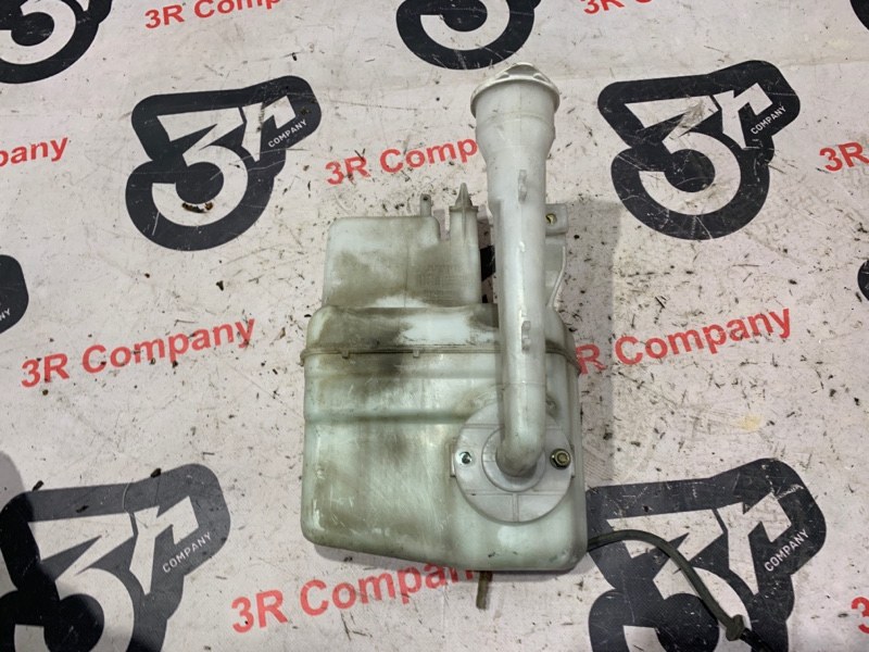 Бачок омывателя MITSUBISHI DELICA PD8W 4M40T MR192429 контрактная