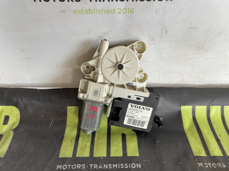 Моторчик стеклоподъёмника задний левый VOLVO S40 MS21 B4184S11 30739182AC контрактная