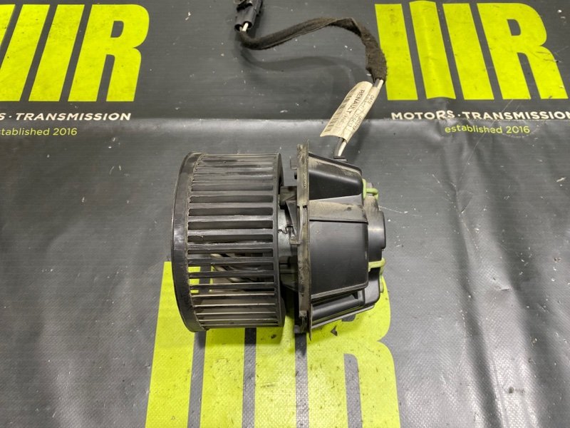 Запчасть мотор печки RENAULT DUSTER HSM F4R 240754435R контрактная Мотор печки RENAULT DUSTER HSM F4R 240754435R контрактная