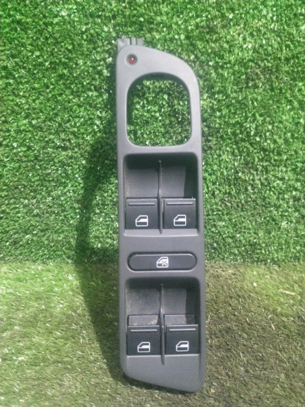 Кнопка стеклоподъемника Volkswagen Tiguan 5N1 CAWA (б/у)