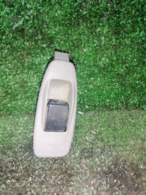 Кнопка стеклоподъемника задняя левая MAZDA Premacy CP8W C100685L1A05 контрактная