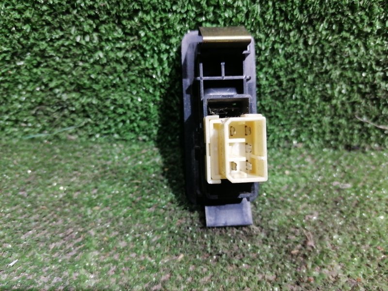 Кнопка стеклоподъемника задняя правая Proceed UVL6R Кнопка стеклоподъемника задняя правая Proceed UVL6R