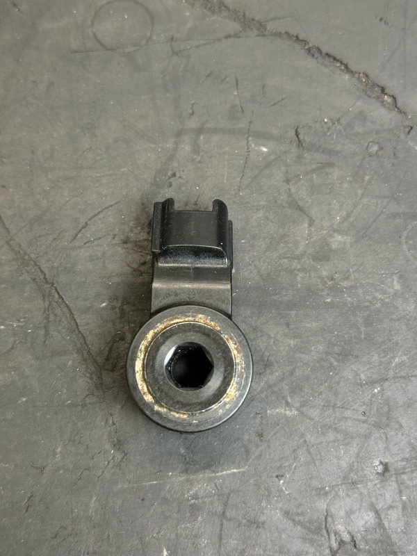 Датчик детонации Toyota Corolla Fielder ZZE124 1ZZ-FE Датчик детонации Toyota Corolla Fielder ZZE124 1ZZ-FE