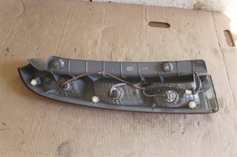 Стоп-сигнал правый HONDA STREAM RN1