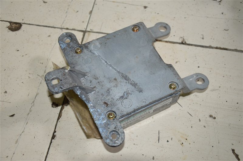 Блок управления airbag LEGACY BL5 EJ20X Блок управления airbag LEGACY BL5 EJ20X