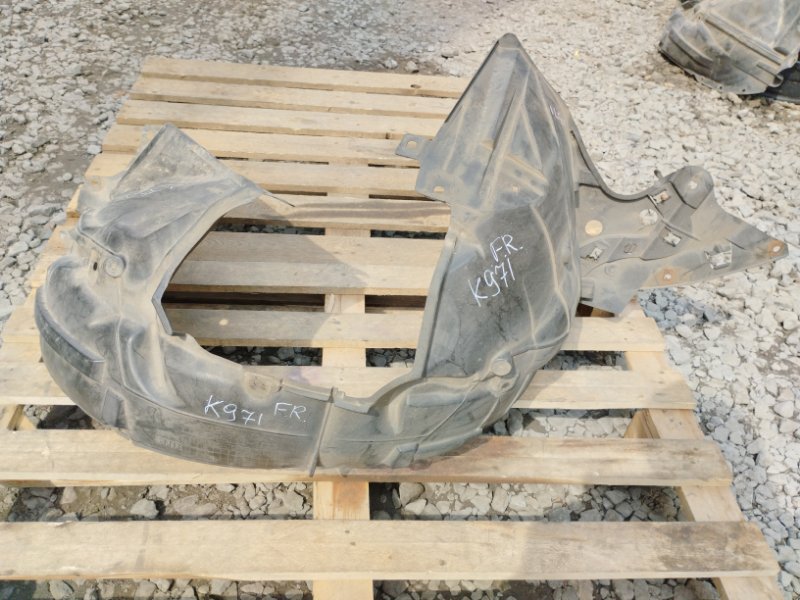 Подкрылок передний правый Nissan Leaf ZE0 em61 LG35-5111-100 контрактная