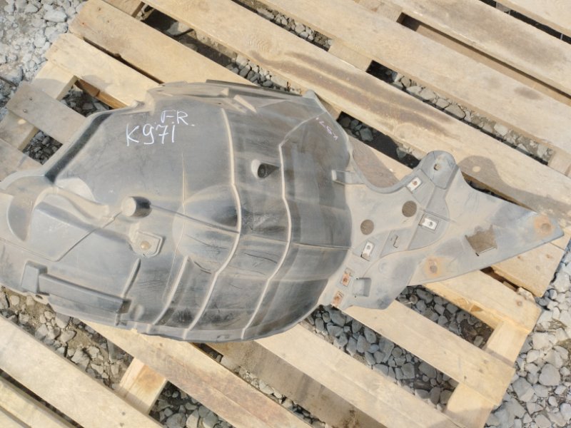 Подкрылок передний правый Leaf ZE0 em61