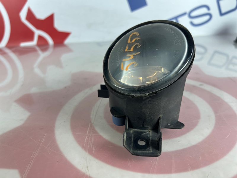 Фара противотуманная передняя левая DUALIS 2012