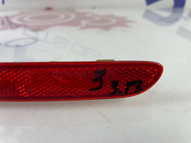 Катафот бампера задний правый Infiniti Q50 ZV37